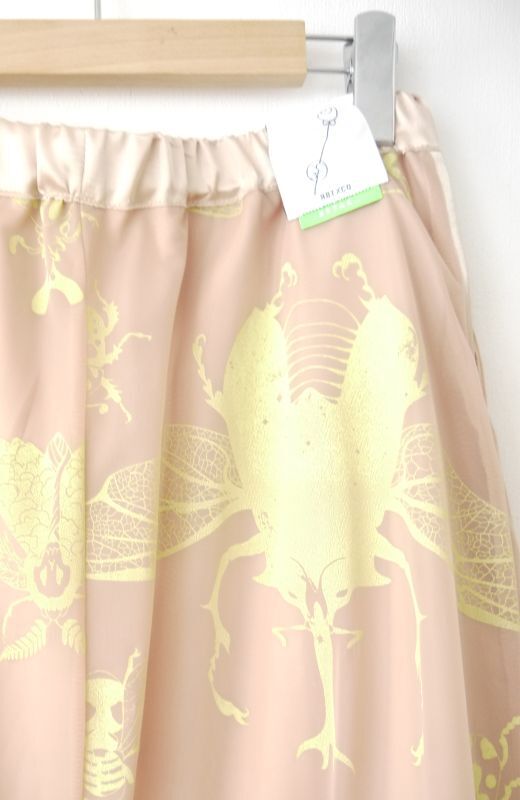 Insect lace flare skirt