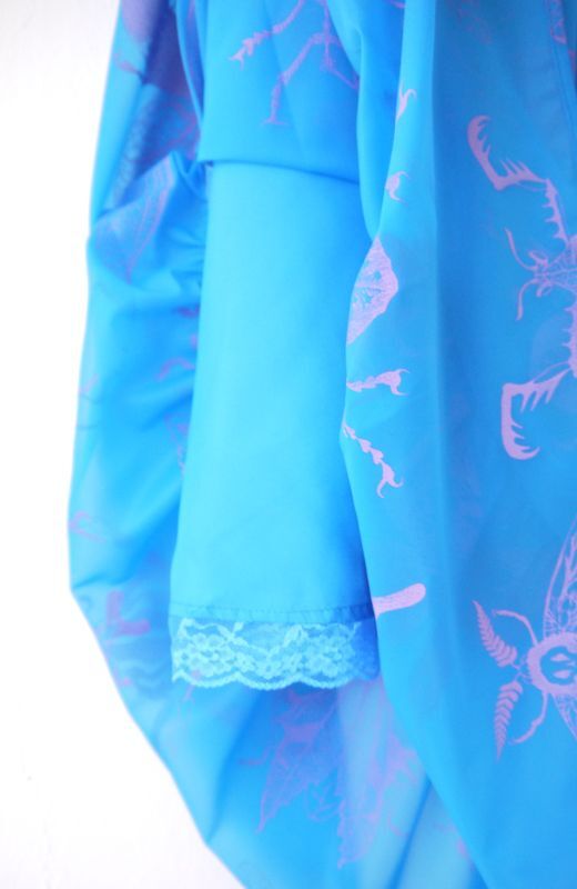 Insect lace flare skirt