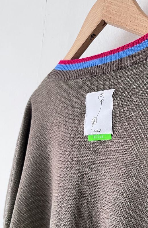 White cat halo pullover