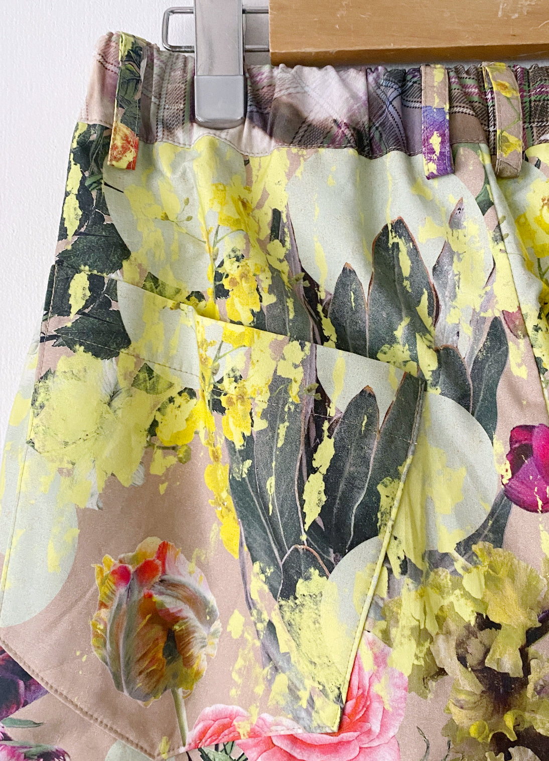 Aging Flower 2-Tuck Pants