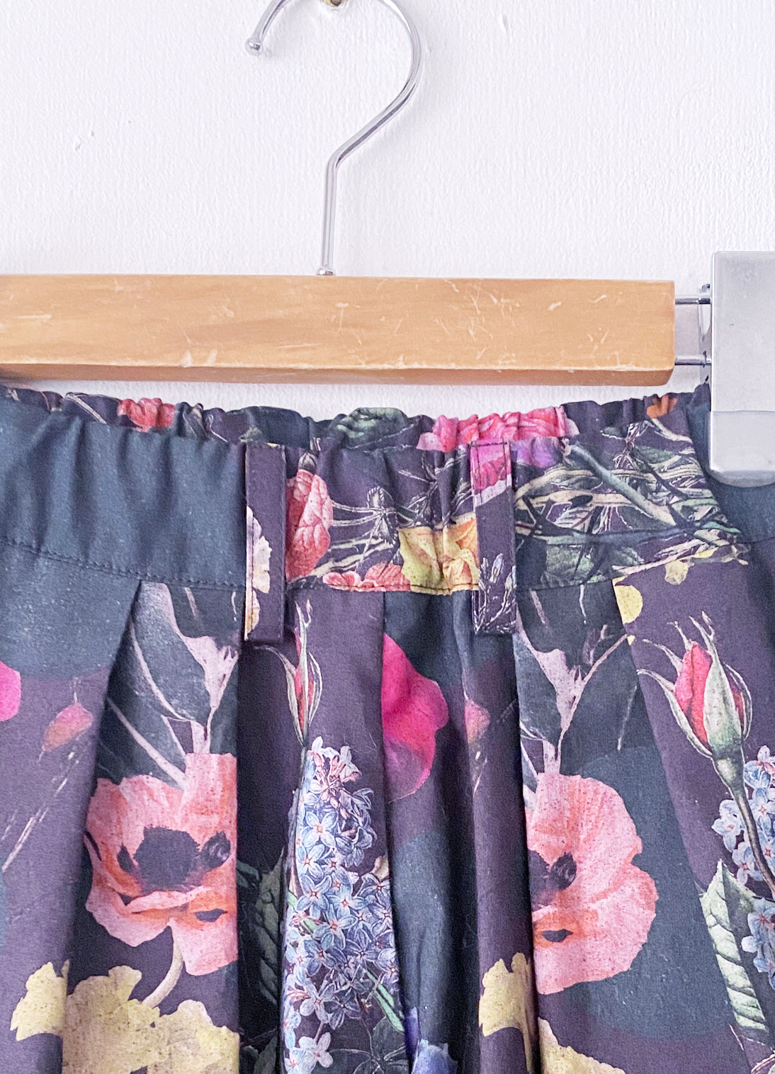 Aging Flower 2-Tuck Pants