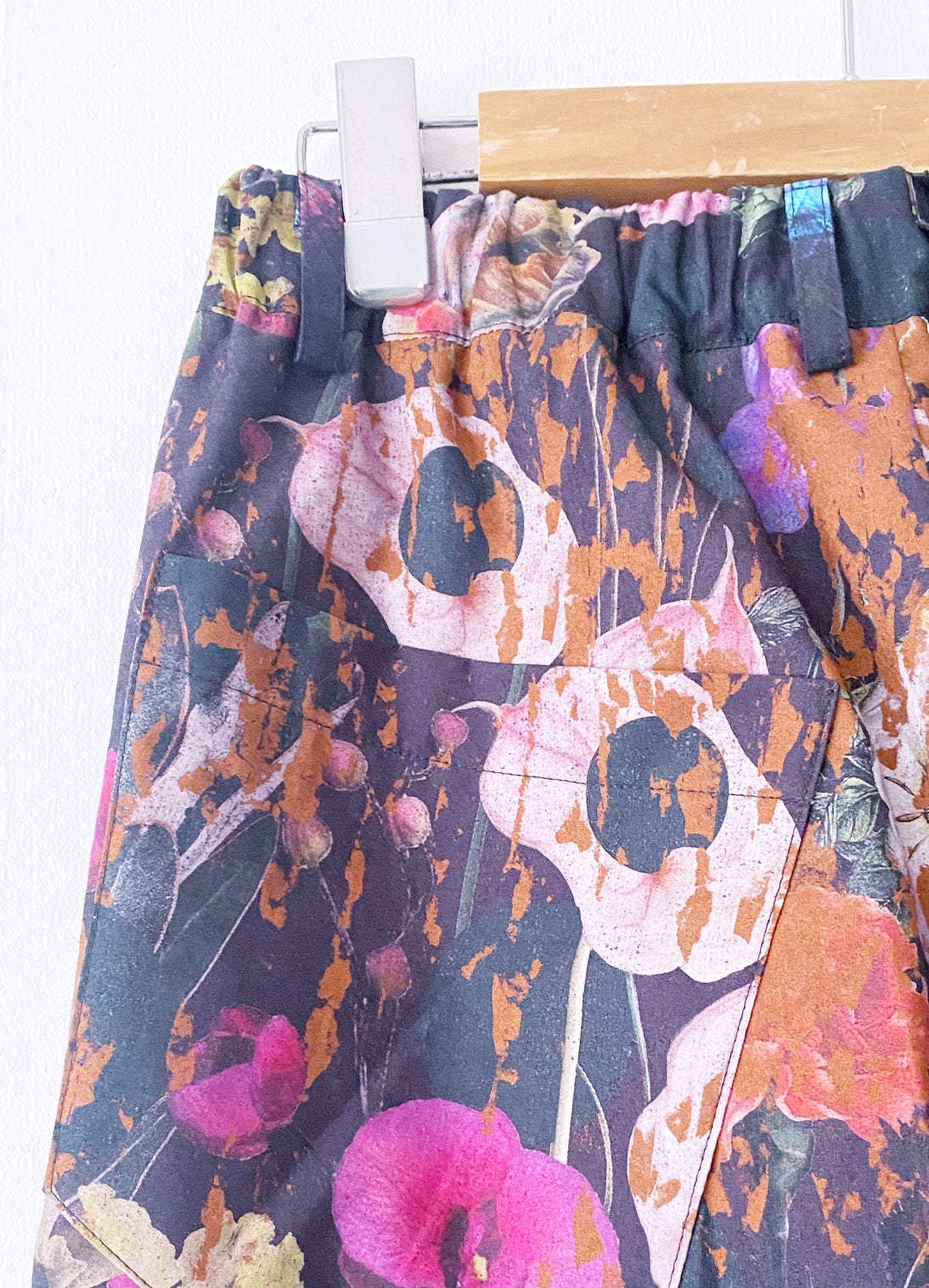 Aging Flower 2-Tuck Pants